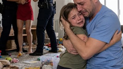 بنت مراتي الصغيرة فتحت بطن